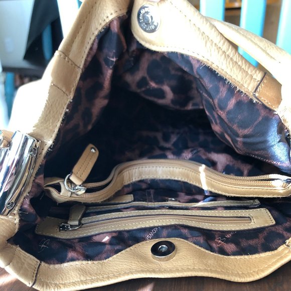 B. Makowsky Tan Leather Tote - perfect for spring and summer! - Picture 2 of 5